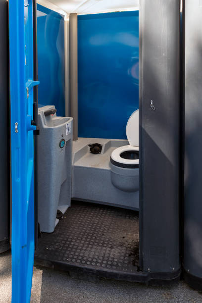 Best Porta potty delivery and setup  in Aurora, IL