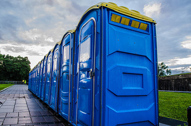 Best Portable restroom trailer rental  in Aurora, IL